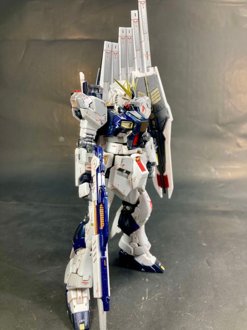 RG νガンダム 全塗装済完成品