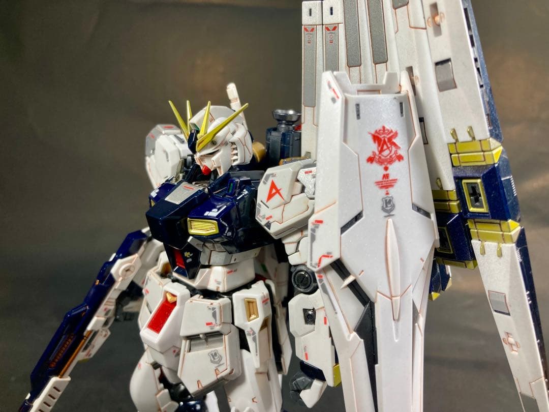 RG νガンダム 全塗装済完成品
