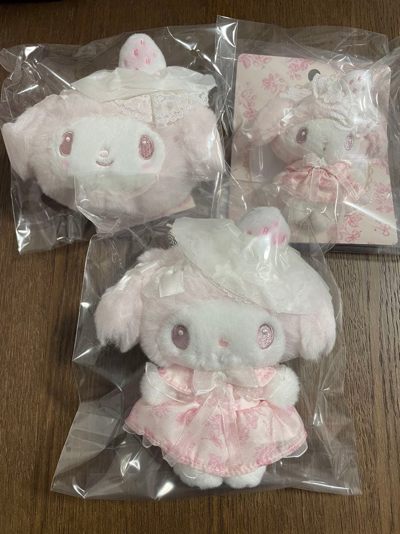 サンリオ♡マイメロディ 白いちごのティータイム マスコット&ポーチ&ブローチ