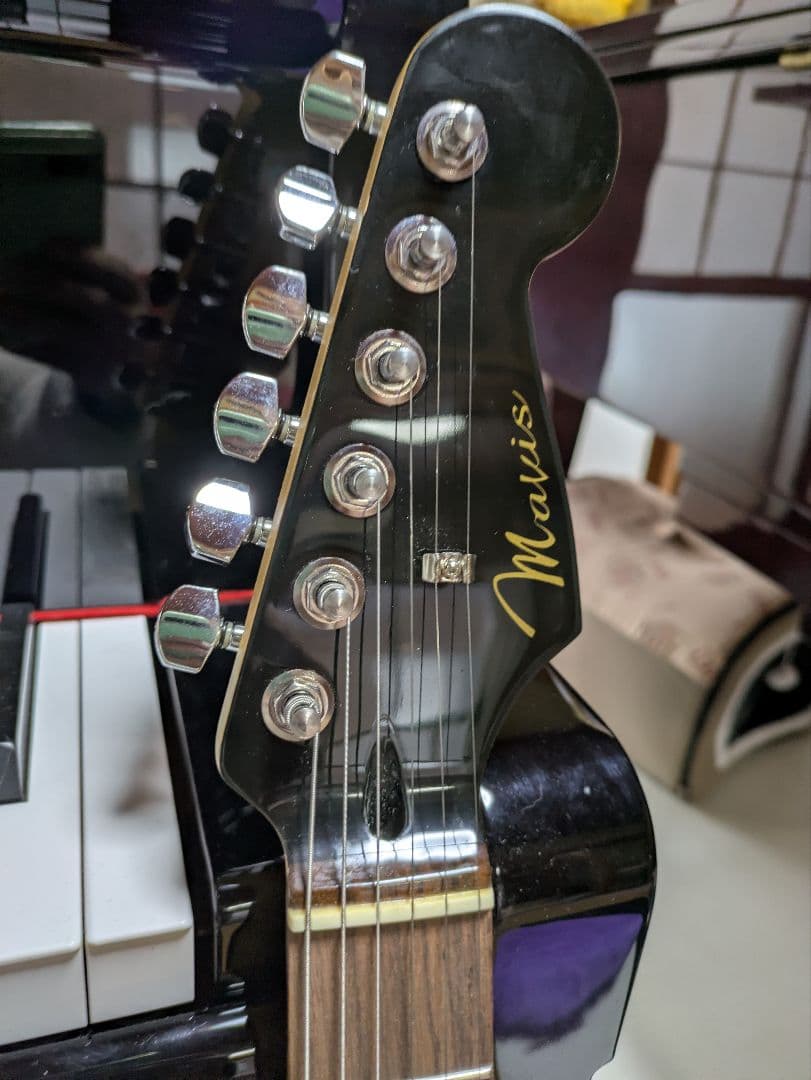Mavis　メイビス　エレキギター　ストラトキャスタータイプ　ブラック