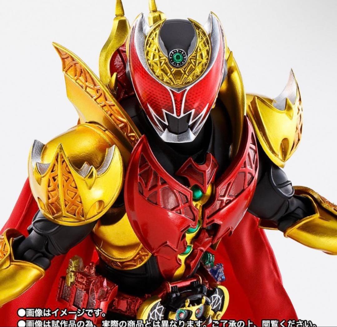 S.Hフィギュアーツ 真骨彫製法 仮面ライダーキバ エンペラーフォーム