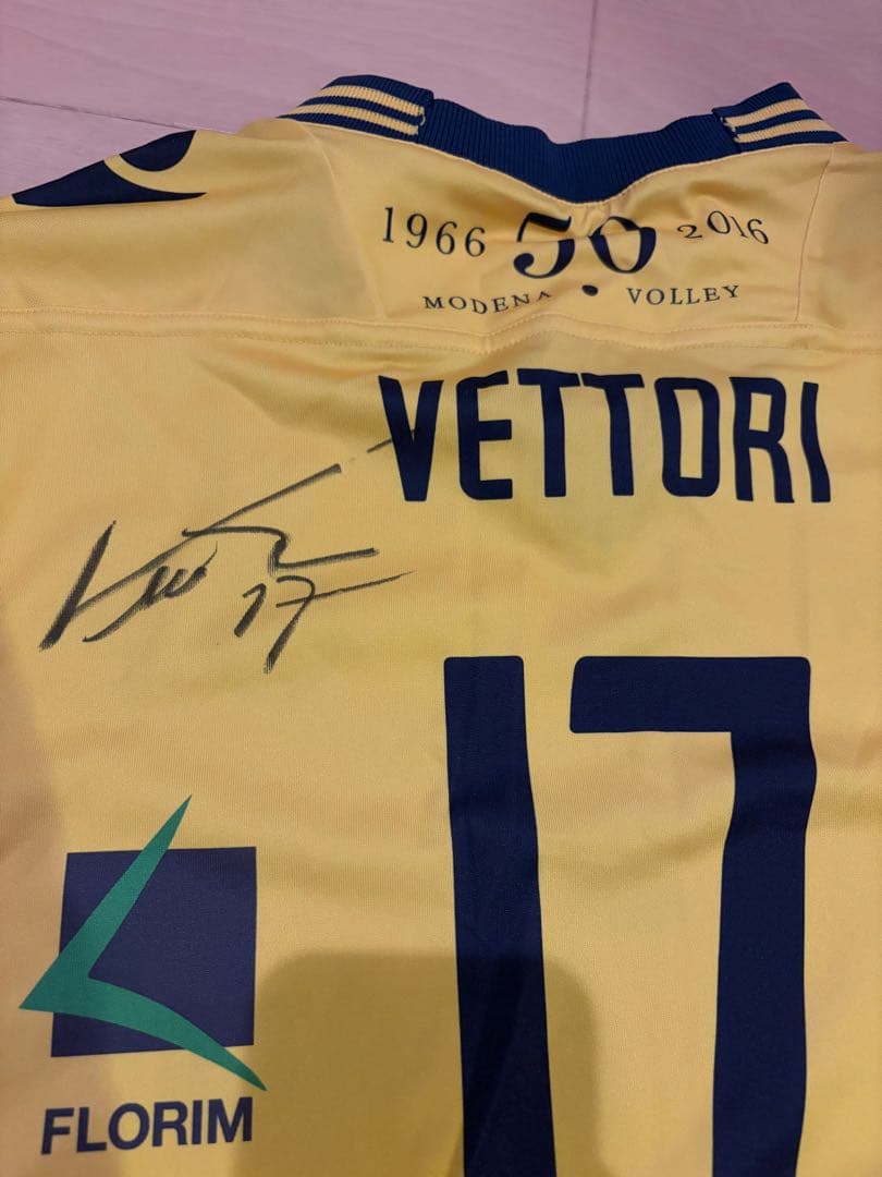 バレーボール元イタリア代表　ルカ・ベットーリ選手　サイン入りユニフォーム