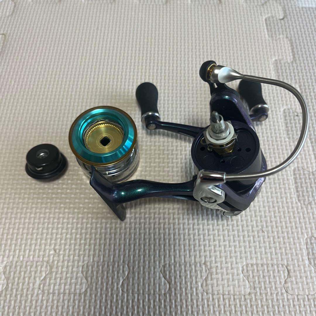 ダイワ　エメラルダス INF 2506 W ハンドル　①