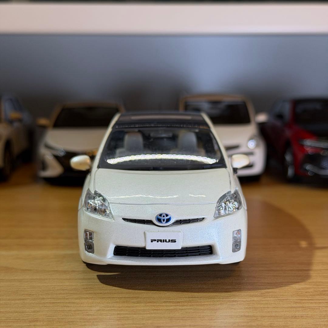【非売品】トヨタ プリウス カラーサンプルミニカー 1/30