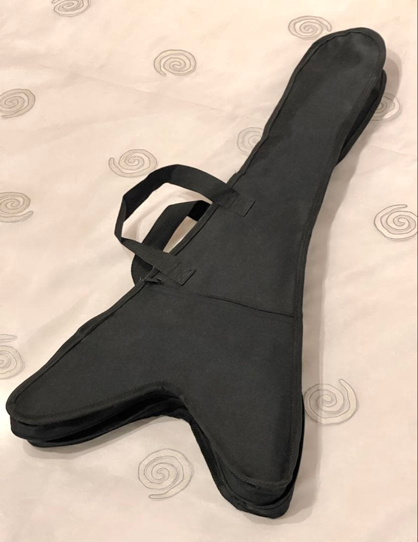 ‪·͜· 　K-garage Junior アンプ内蔵 ミニギターV型 白黒