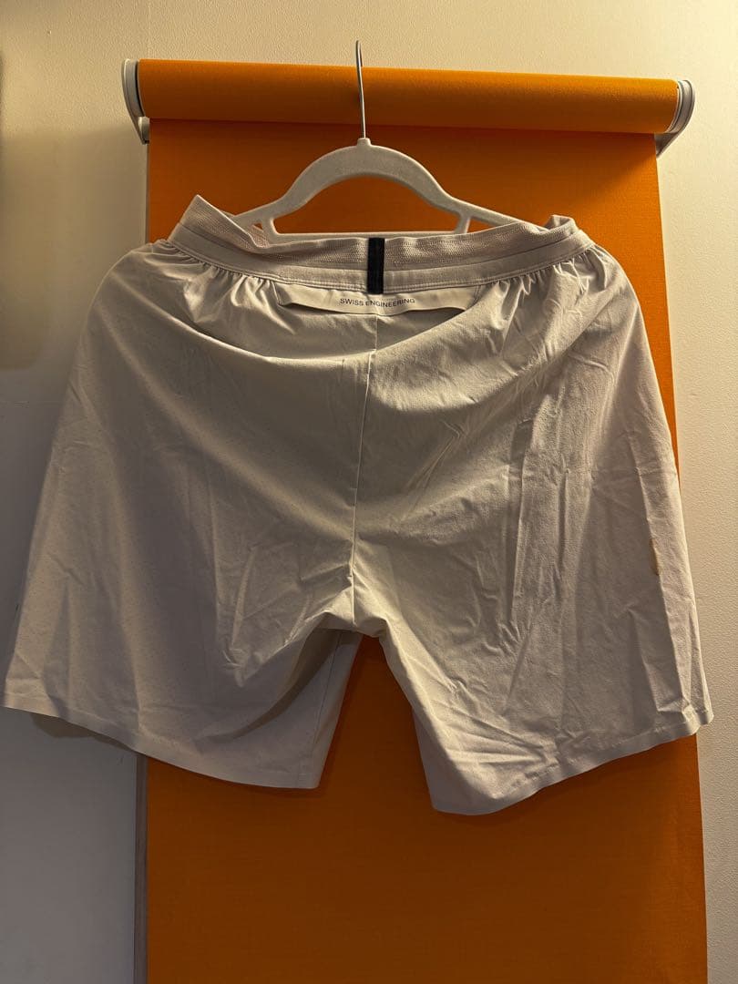 上下セット。Train-t&performance-shorts