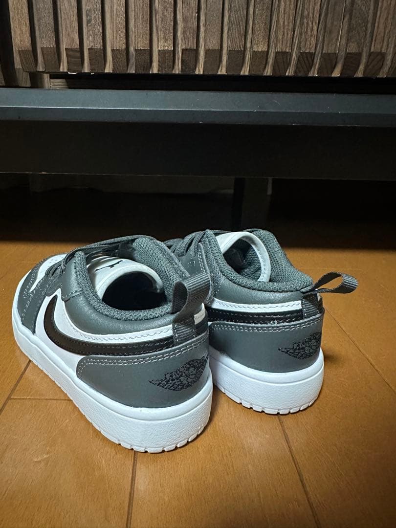 ジョーダン　キッズスニーカー　1LOW ALT