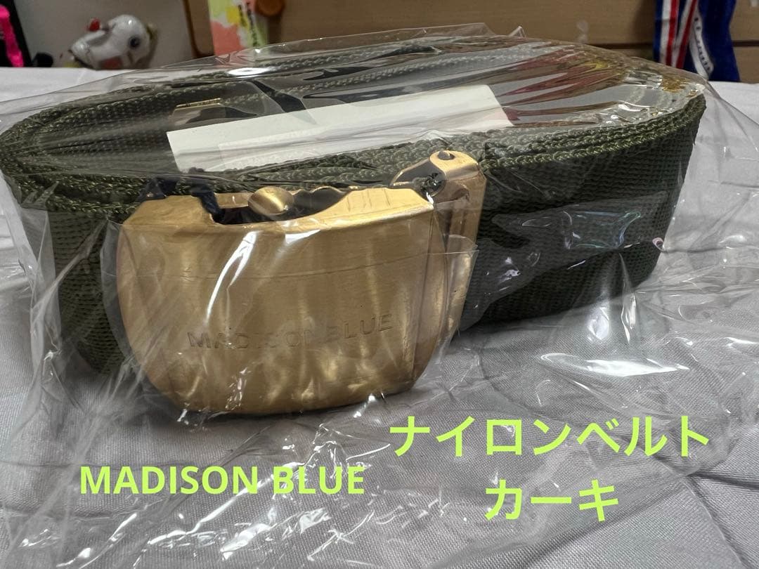 新品未開封　MADISONBLUE カーキ ベルト 00(F)