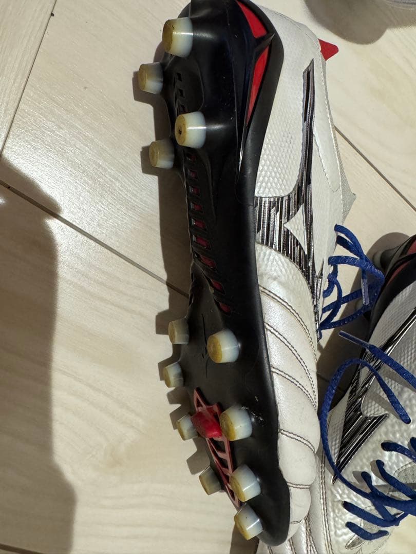 サッカースパイク　モレリアネオ4β