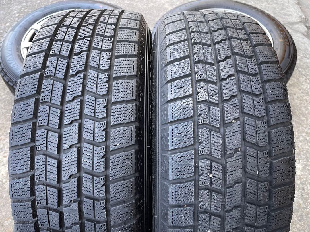 売り切り 美品 バリ溝 2024年製 プリウス スタッドレスタイヤ 4本セット