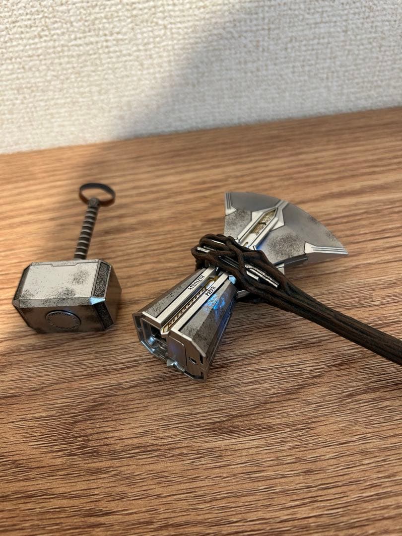 ホットトイズ アベンジャーズ　御三家　美品　三体セット売り