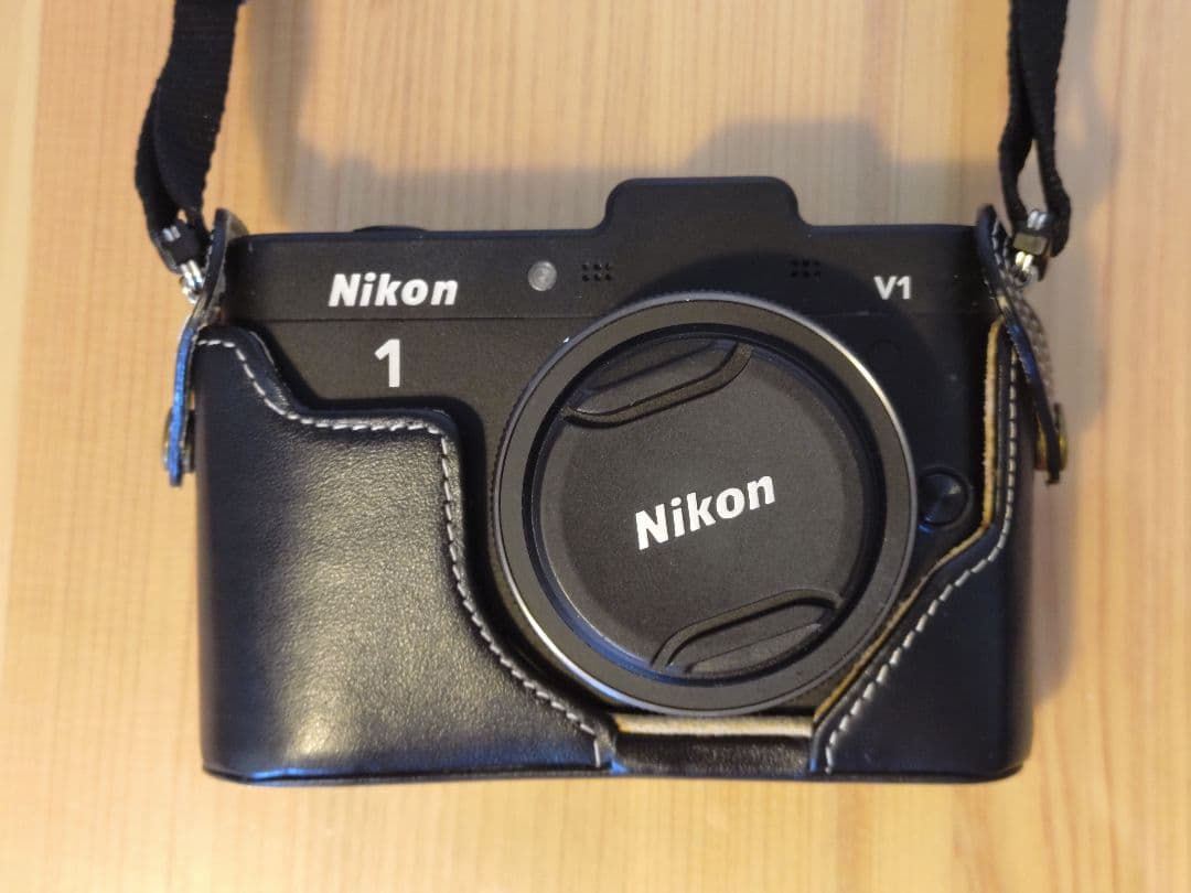 Nikon 1 V1 デジタルカメラ 10mmレンズ付き