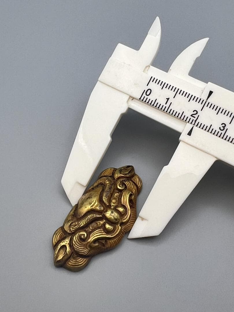 尾州藩士　江戸明治期　獅子顔形　手彫　大金具　銅製鍍金　骨董品