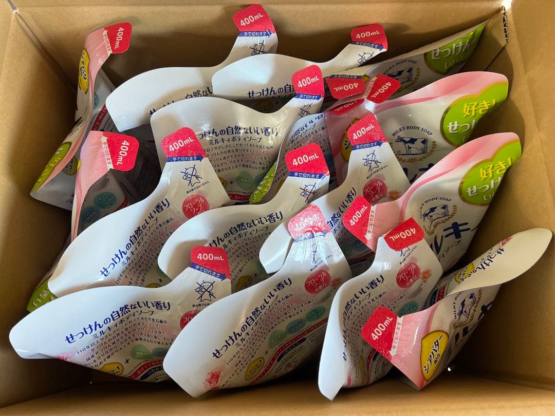 牛乳石鹸ミルキィボディソープ つめかえ用フローラルソープの香り400ml 32個