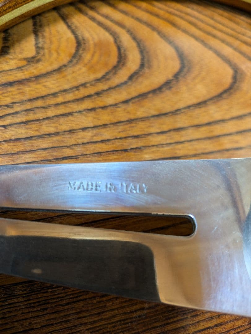 ローバーミニに使用していた、ナルディのクラシックです。ボス付き美品