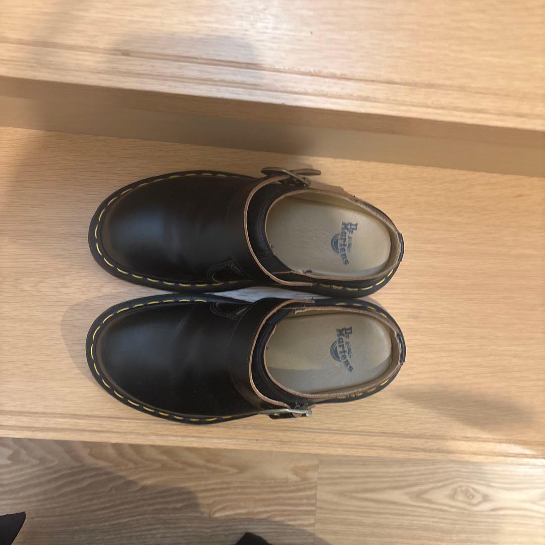 ドクターマーチン24 黒　サンダルビルケン