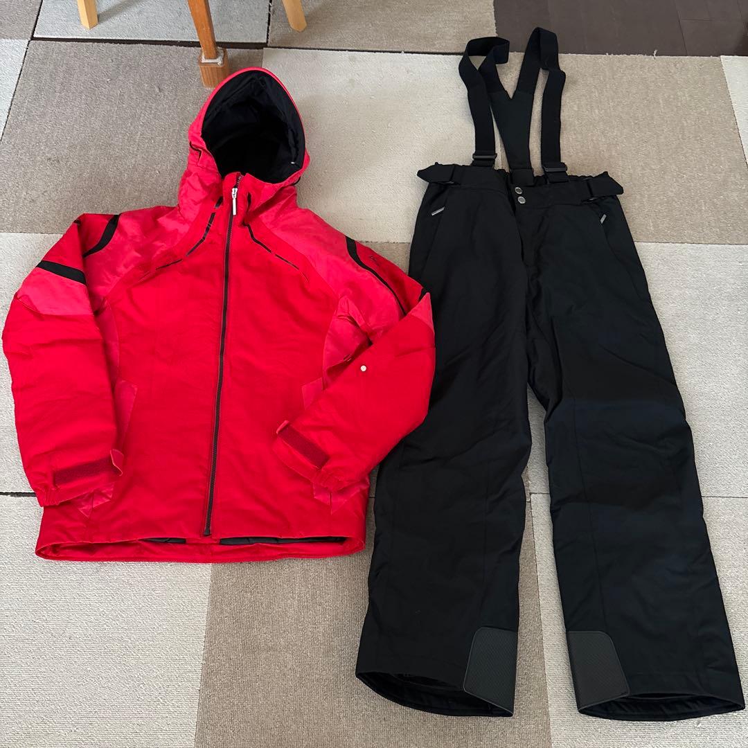 デサント赤いジャケットと黒いパンツのセット