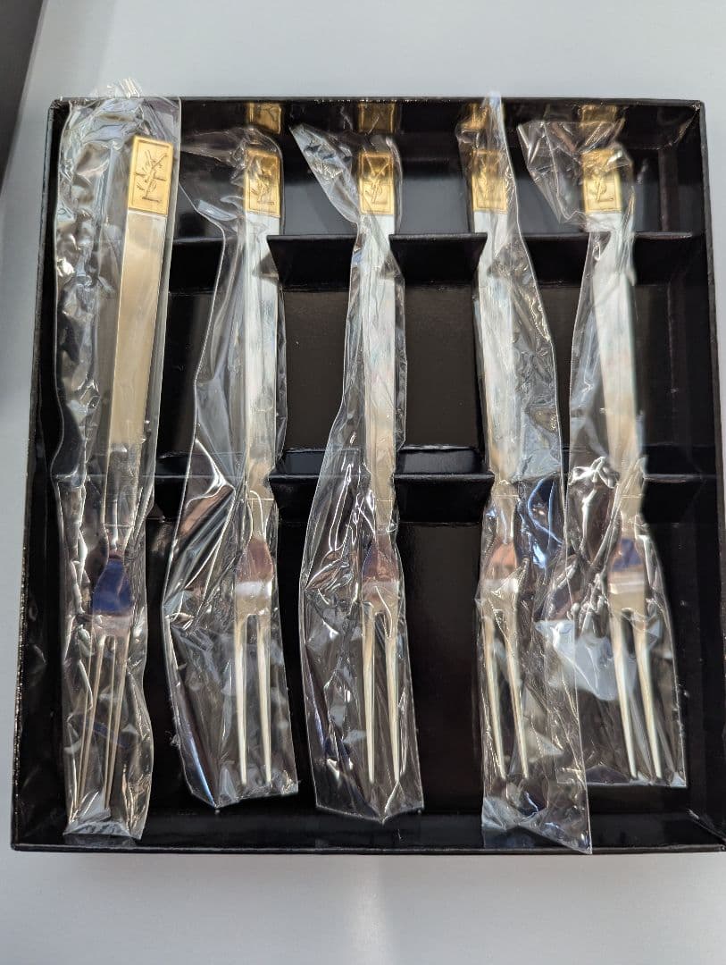 イヴサンローラン　カトラリー　デザートピック/デザートフォーク セット