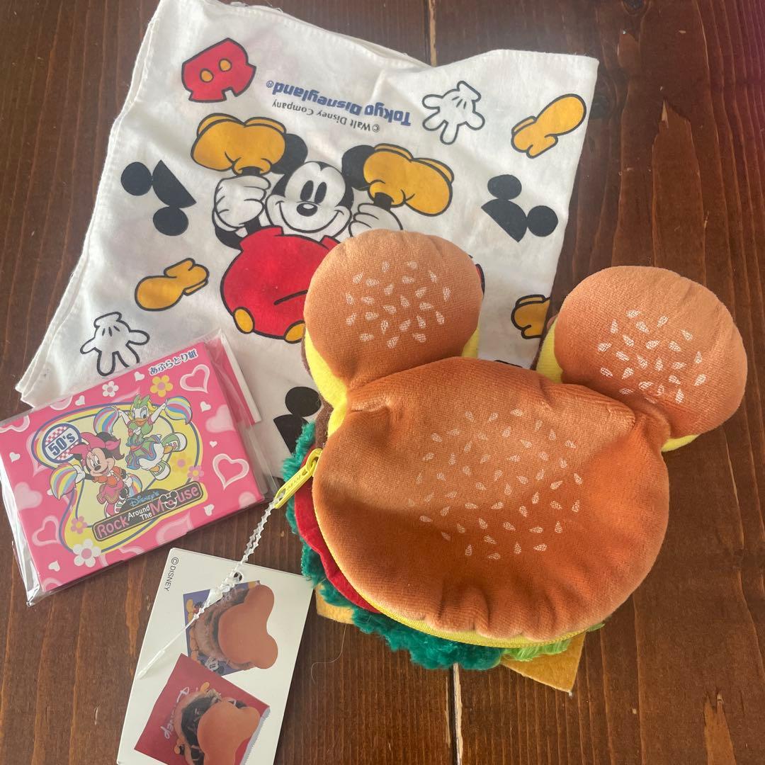 ディズニー　ミッキーバーガーポーチ、ミッキーハンカチ、ミニーあぶらとり紙　セット