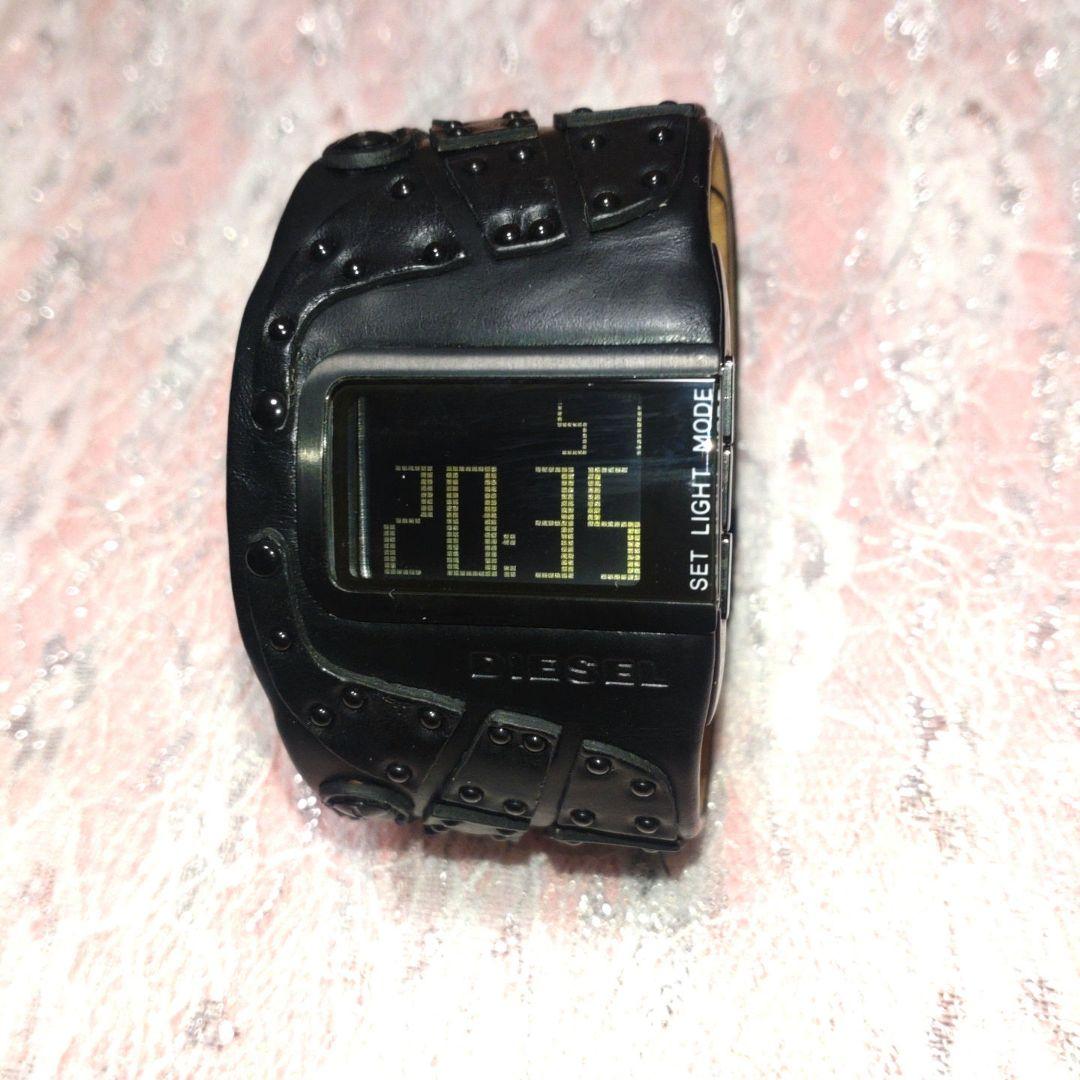 ✨新品電池☆稼働美品✨DIESEL✨ディーゼル　デジタル腕時計　DZ-7066