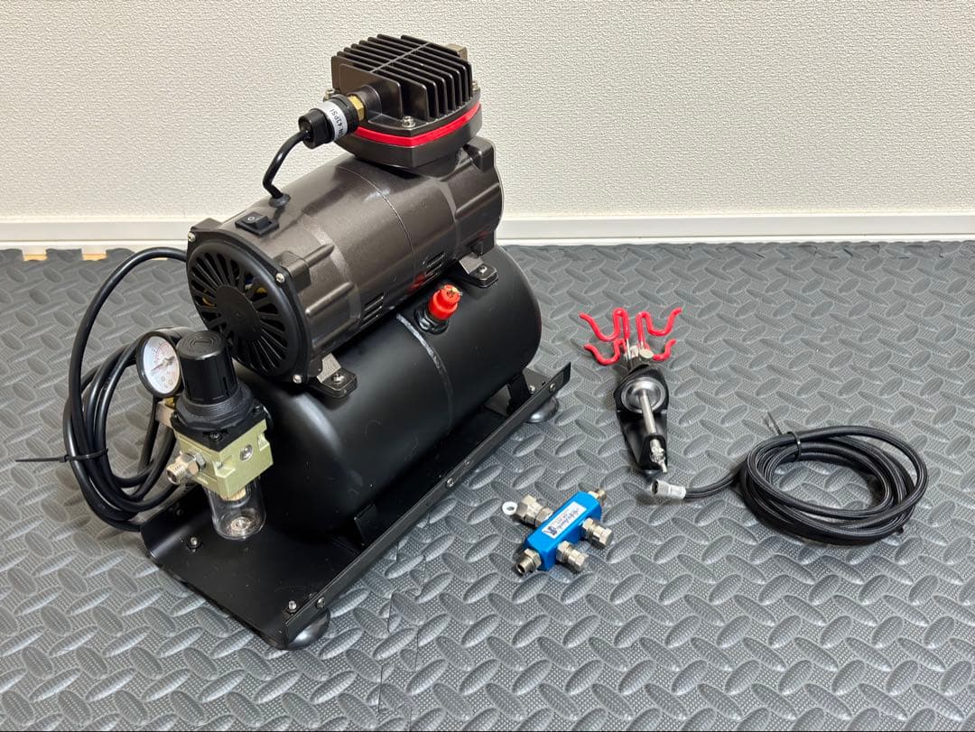 エアブラシ用コンプレッサーV2＋4WAY分岐＋クランプ式ホルダー まとめ売り