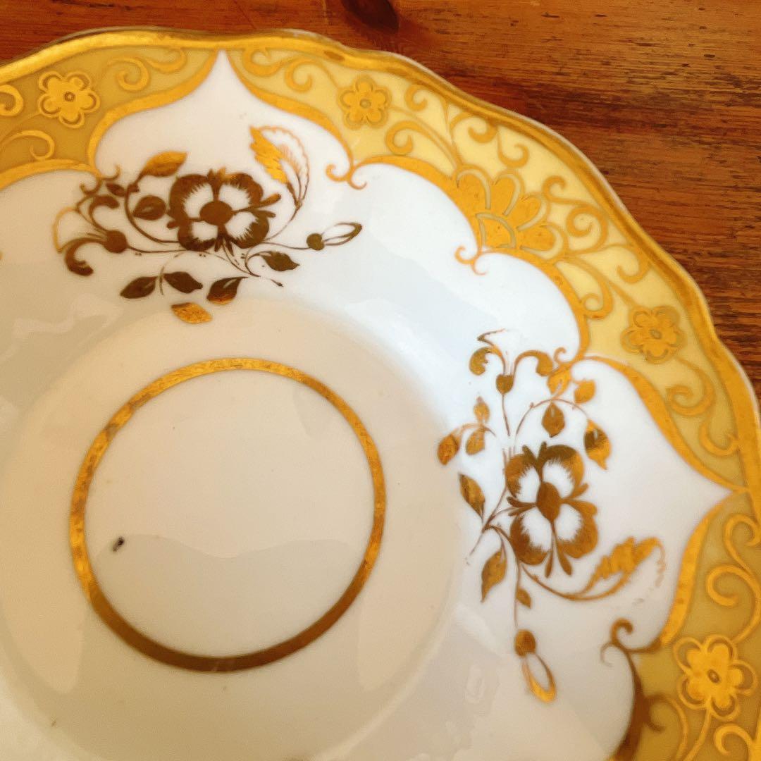 リッジウェイ　金彩が美しいティーカップ