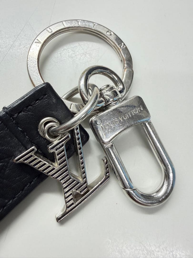 Louis Vuitton ドラゴンヌキーホルダー