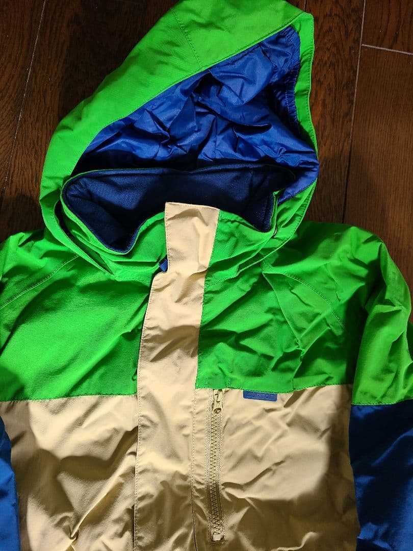 BURTON子ども用スノーボードウェア（緑・青・ベージュ）