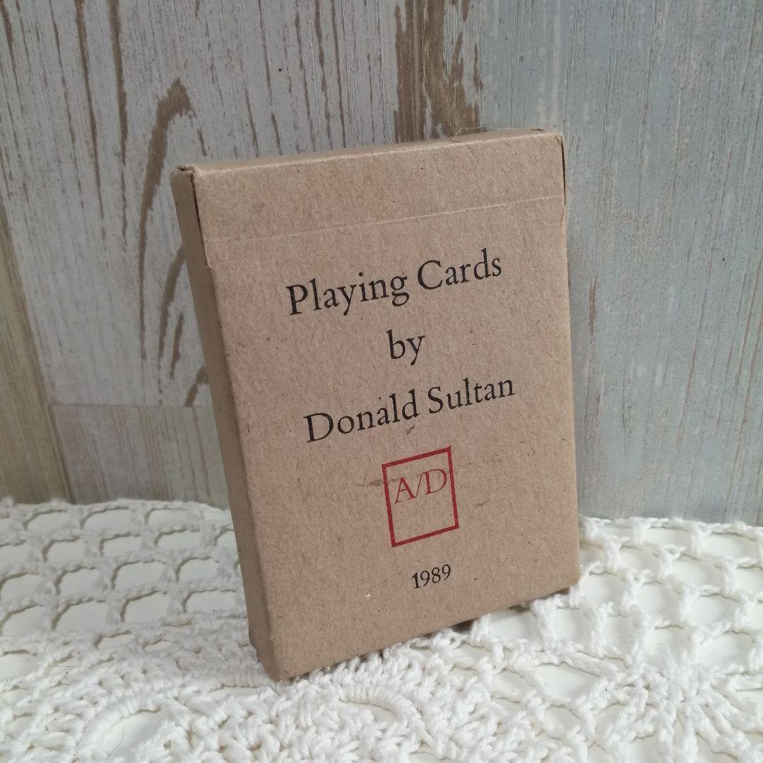 ドナルド・サルタン　トランプ　ミニマルアート　現代美術