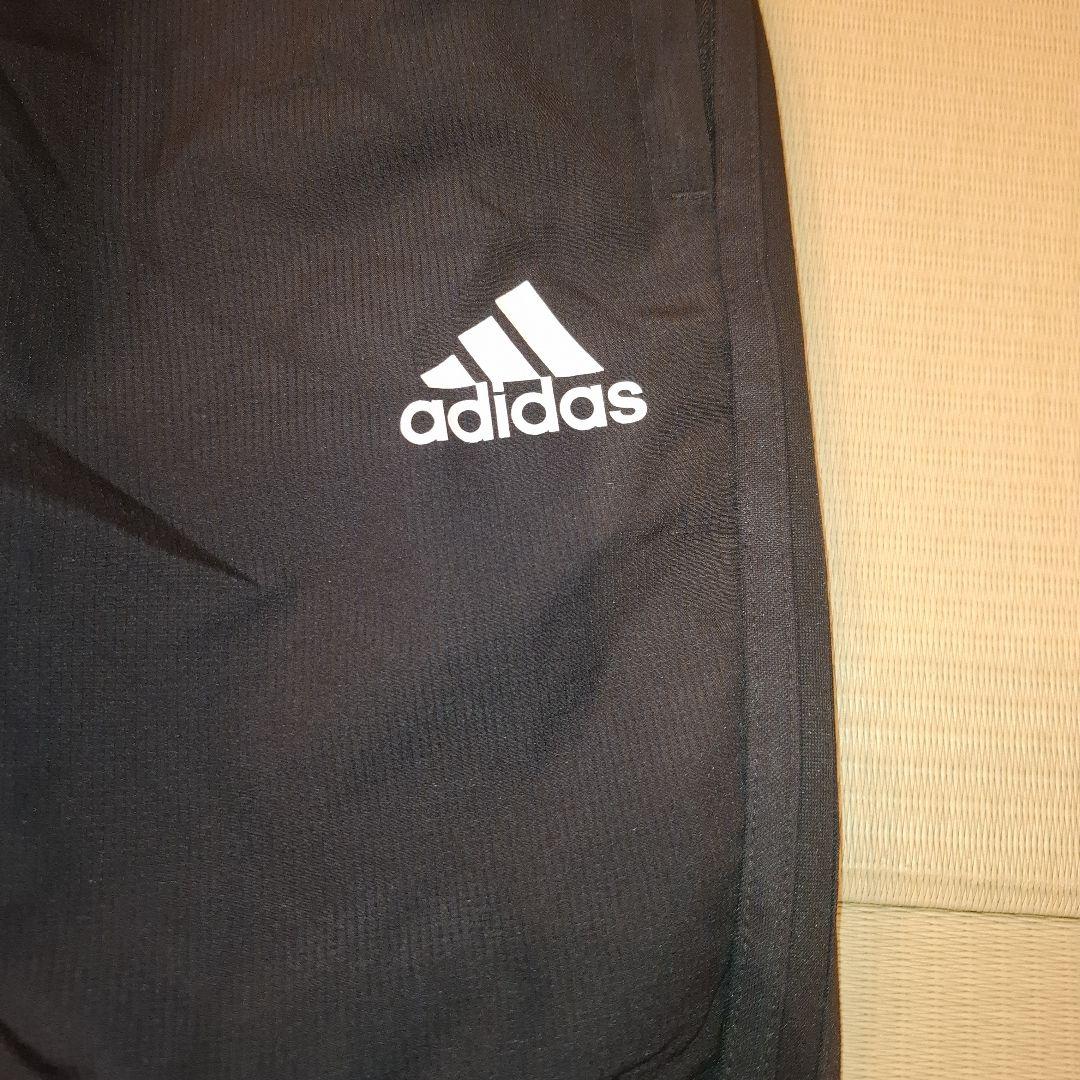 アディダス　トレーニングウェア