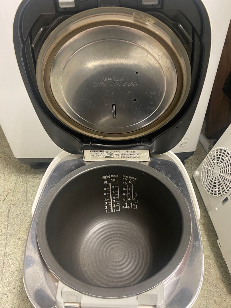 東芝 真空圧力IHジャー炊飯器 RC-18VSRジャンク品