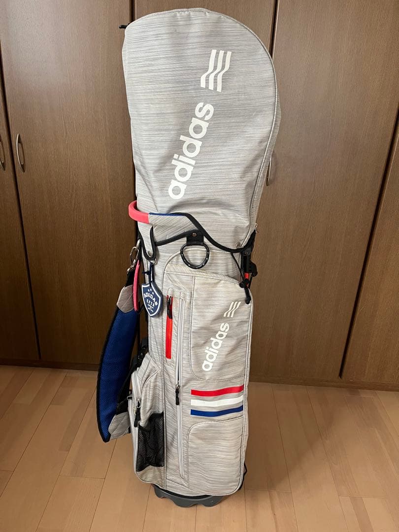 adidas 軽量キャディバッグ スタンドあり