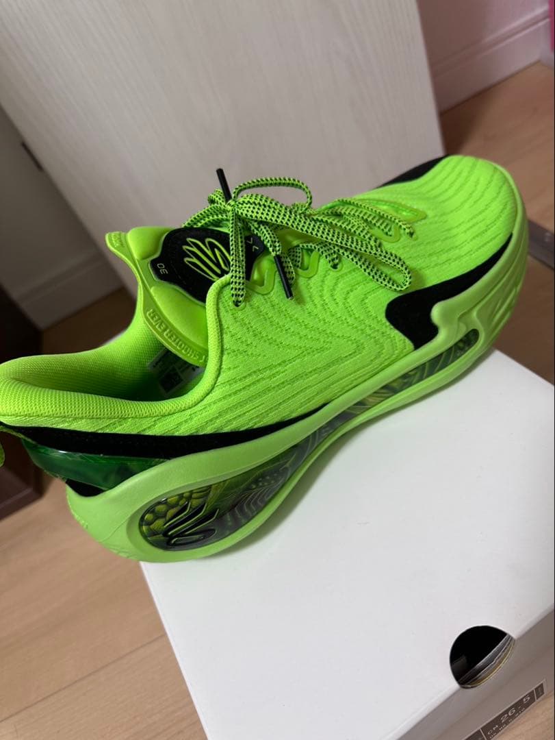 カリー12 バスケットボールシューズ 26.5cm ライムグリーン/ブラック