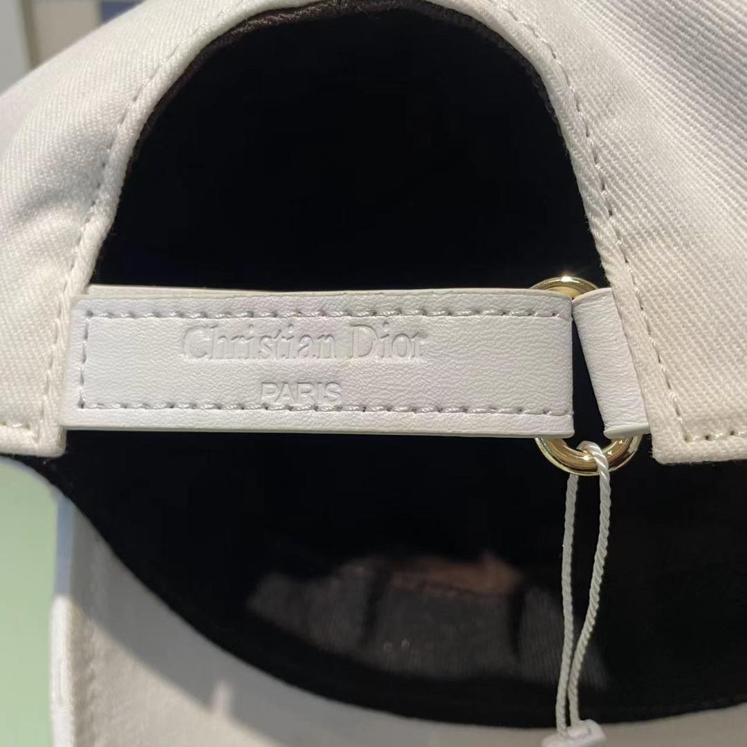 Diorオール エンブロイダリーロゴ キャップ ホワイト