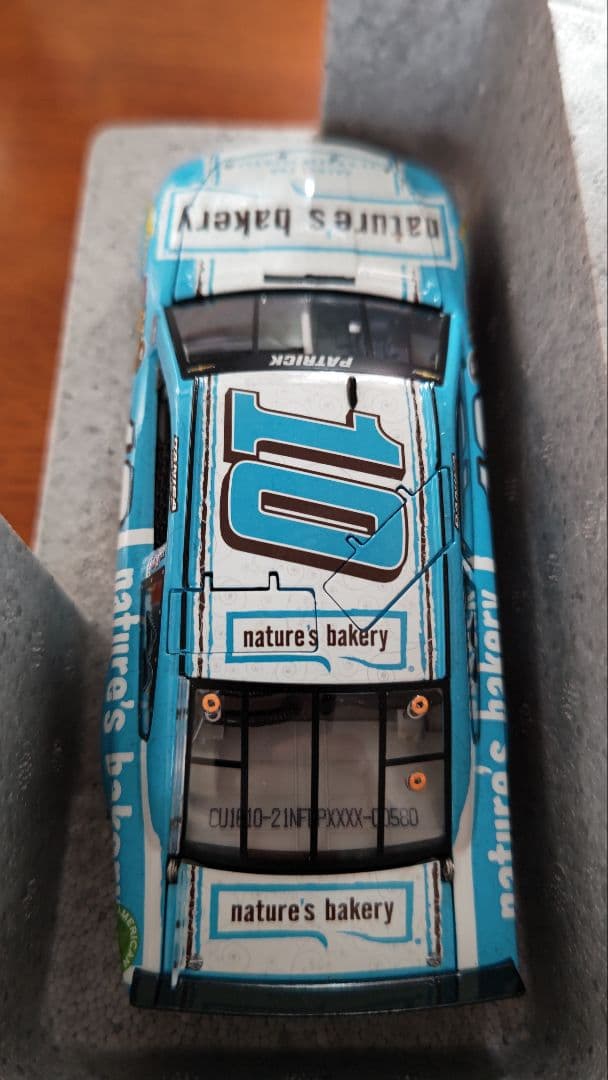 ダニカ・パトリック NASCARのミニカー 2016年