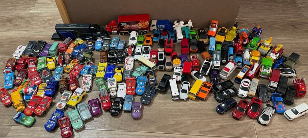 トミカ　カーズ　ミニカー　約150台 まとめ売り　（廃盤レア含む）