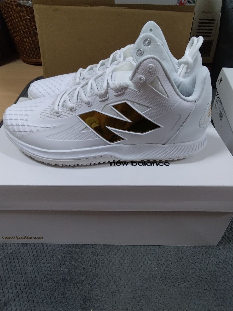 New Balance FuelCell Ohtani ホワイト/ゴールド