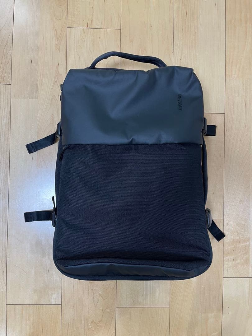 Incase A.R.C. Travel Pack ブラック