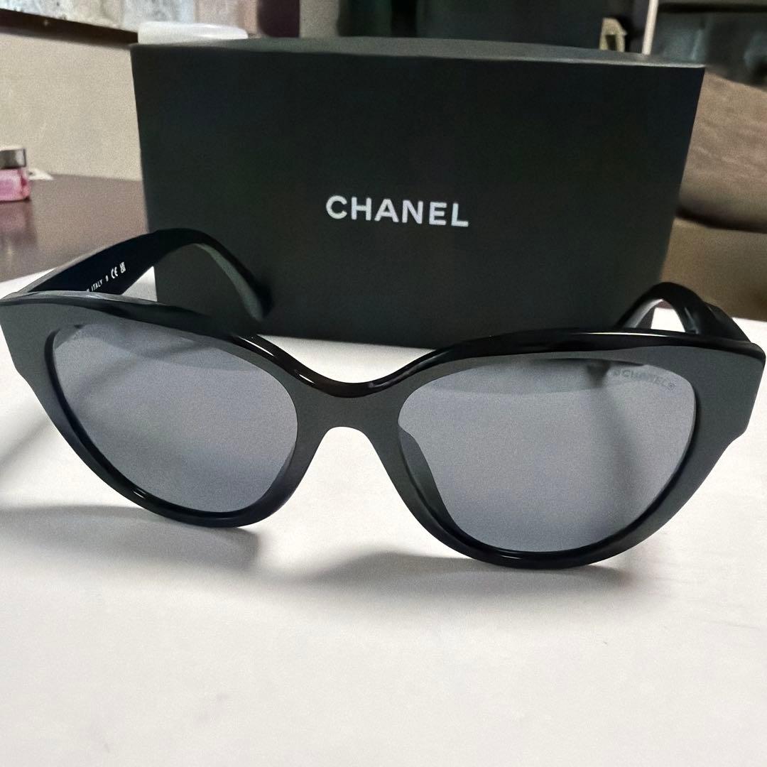 CHANEL ブラック キャットアイ サングラス