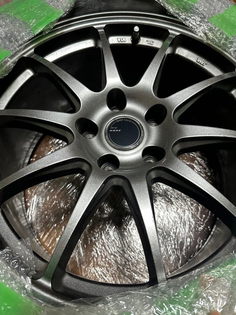 スタッドレスタイヤ&ホイール４本 ブリザックVRX3 235/55 R18