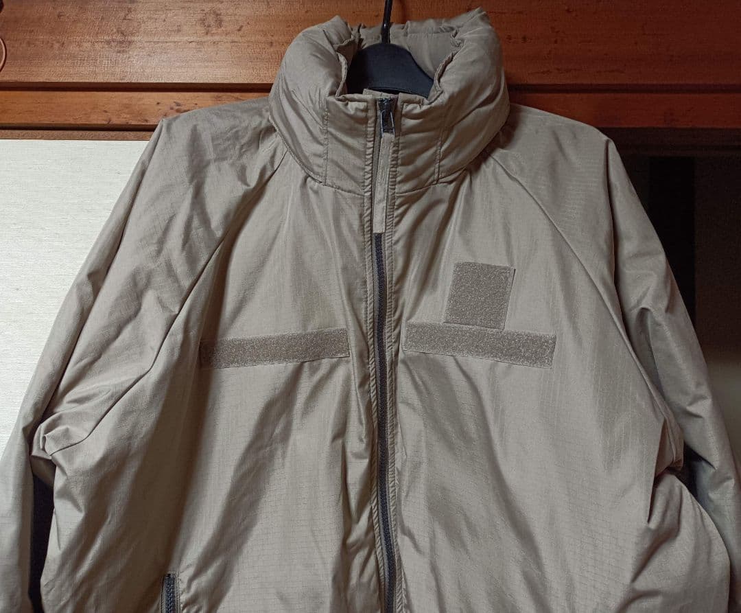 TAION/GLOSTER別注 LEVEL7 ダウン L　薄くシミあり　ベージュ