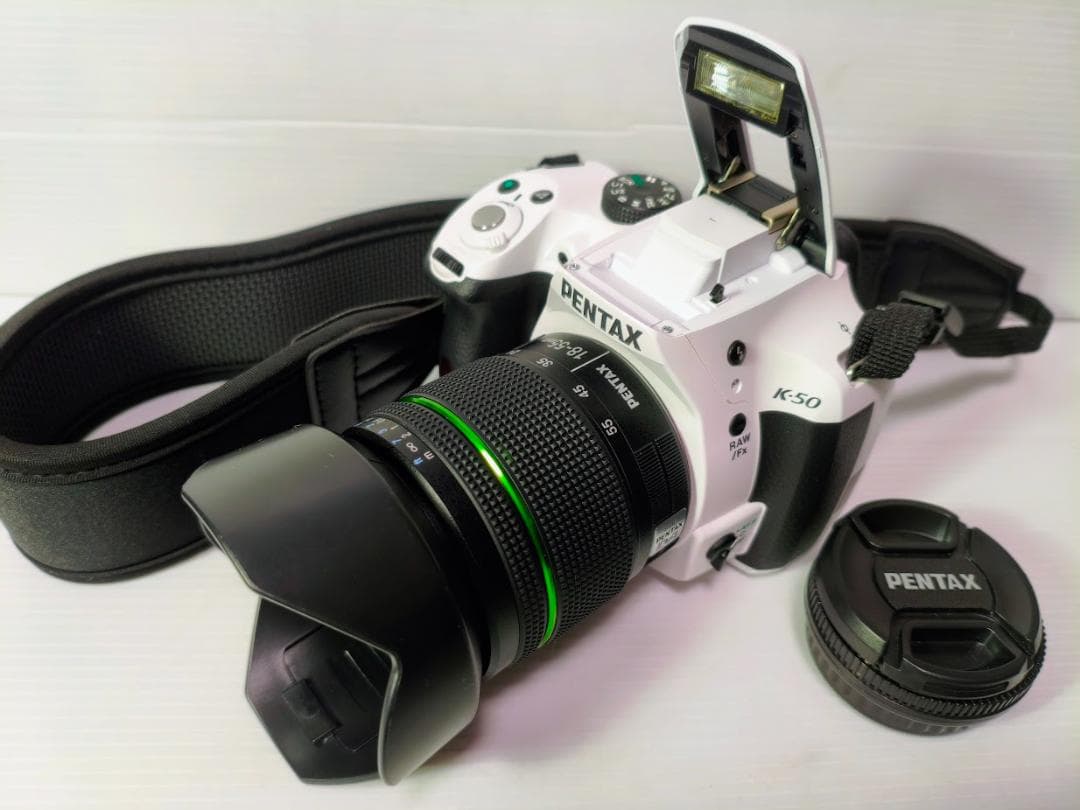 【黒死病対策】【内臓電池交換】PENTAX K-50 綺麗なホワイト＋WRレンズ