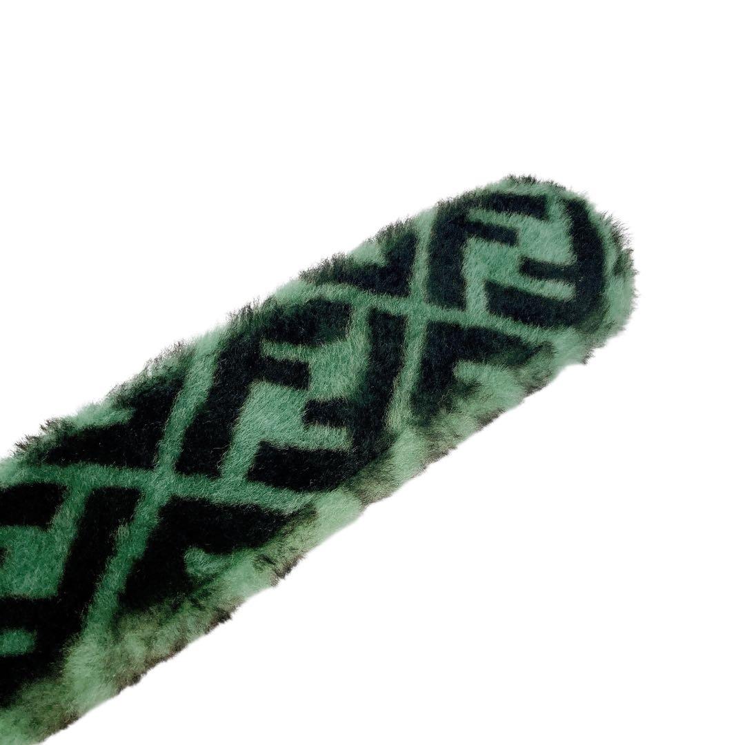 美品✨FENDI フェンディ　ショルダーストラップカバー　ズッカ　ウールボア