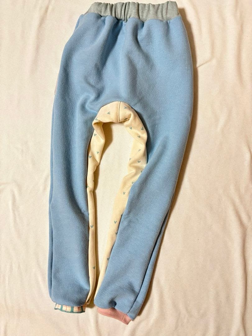 クリームパンページになります。