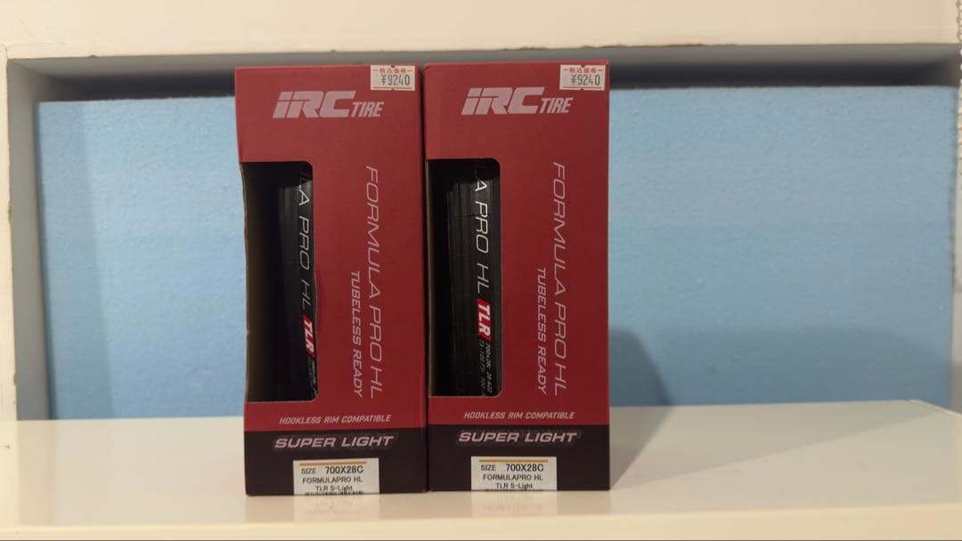IRC FORMULA PRO TLR S-LIGHT 700x28C 2本