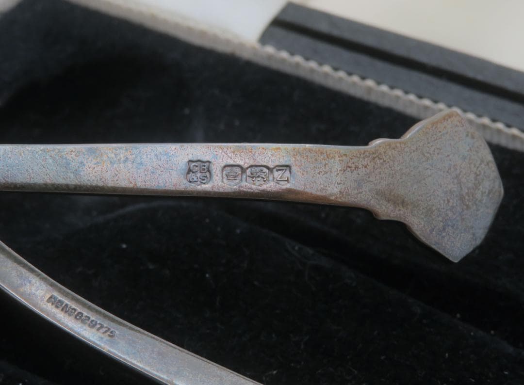 1094、銀　銀刻印　骨董品透かしのスプーン,ジャムスプーン,キャディースプーン