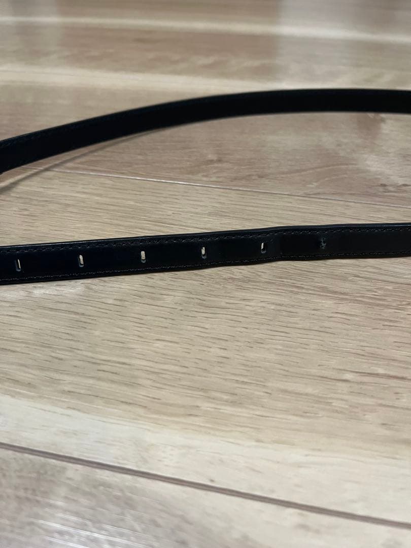 金子綾　COUDRE 黒いレザーベルト