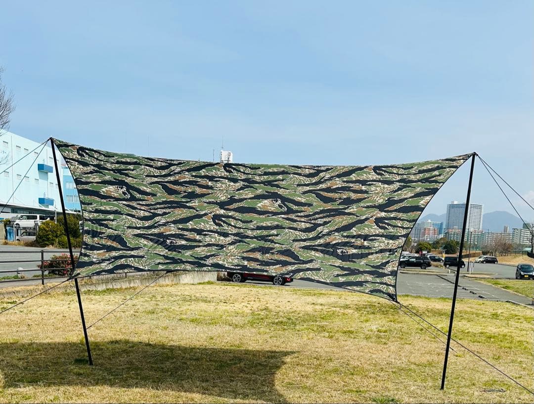 幕男　ざあーす　大型迷彩柄タープ　タイガーカモ柄