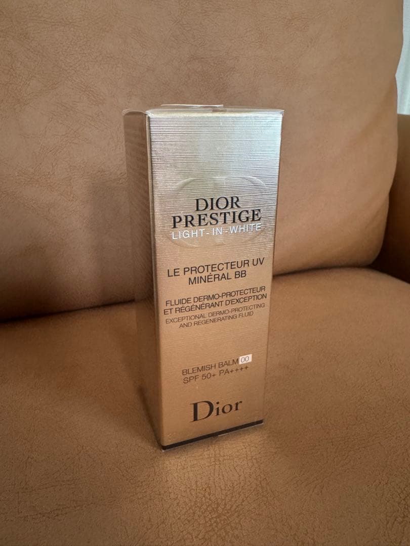 BBクリーム Dior LE PROTECTEUR UV MINERAL BB 00