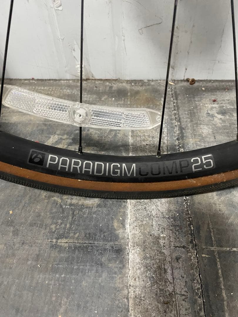 Bontrager Paradigm Comp 25 完組ホイール